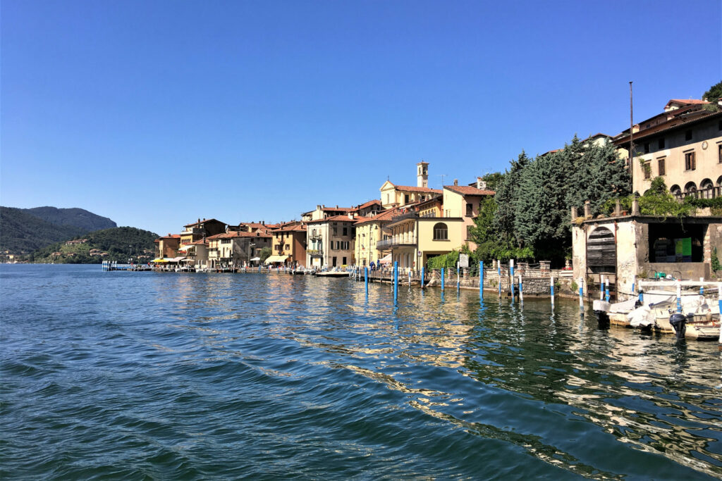 Arrivo a Peschiera Maraglio