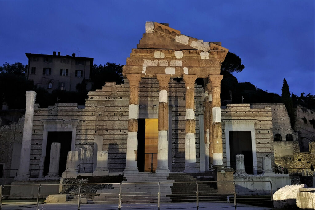 Illuminazione serale sul Tempio Capitolino