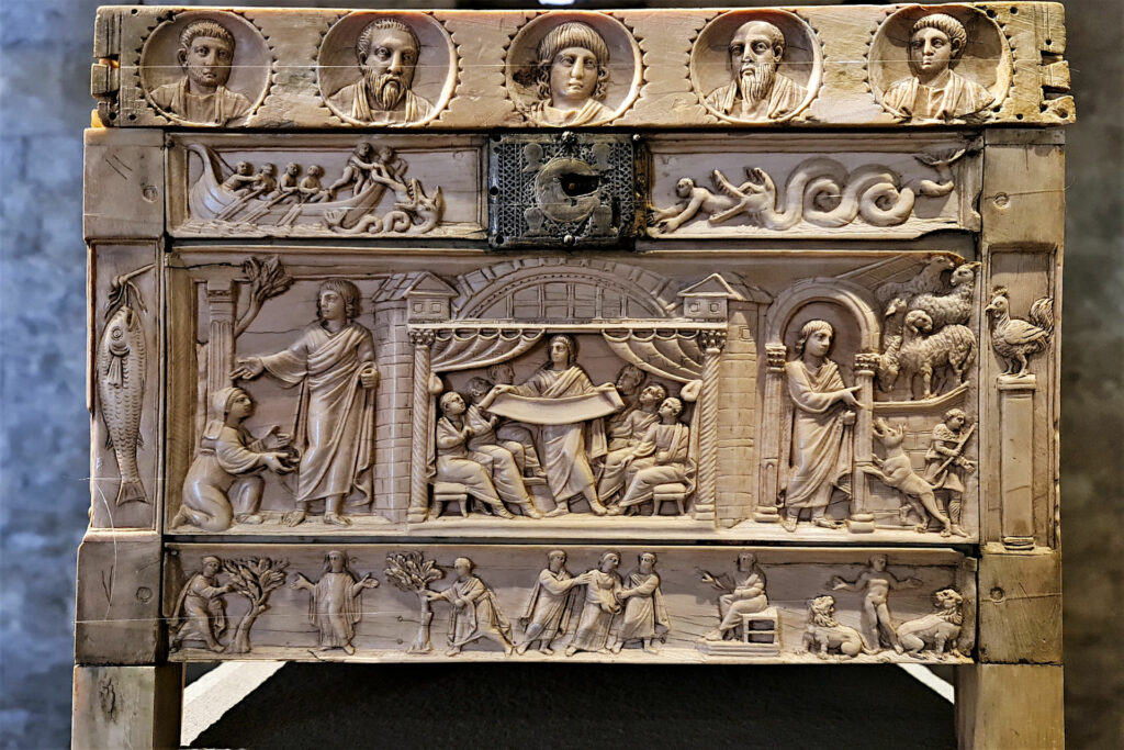 fronte lipsanoteca museo santa giulia brescia bidibrescia Visita online - Sepolcro d'avorio