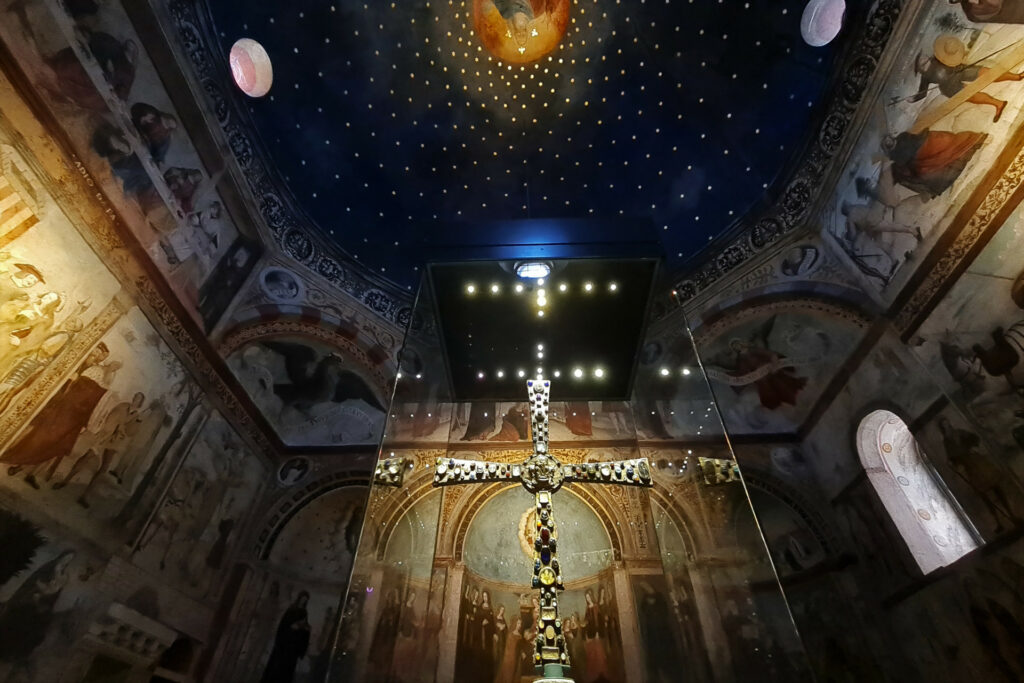 Oratorio di Santa Maria in Solario e Croce di re Desiderio