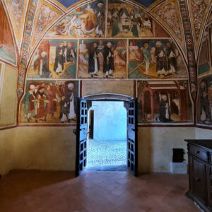 Interno della cappella di San Domenico a Tavernole in Valcamonica