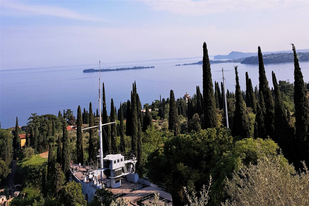 La Nave Puglia nel parco del Vittoriale a Gardone Riviera