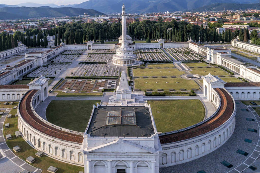 Veduta del Cimitero Vantiniano di Brescia dall'alto