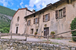 Fotografia dell'esterno della pieve della Mitria