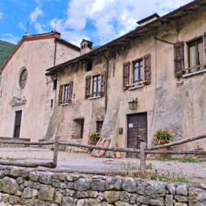 Fotografia dell'esterno della pieve della Mitria