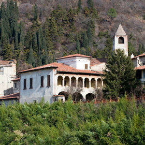 Fotografia del complesso monastico di san Pietro in Lamosa a Provaglio d'iseo