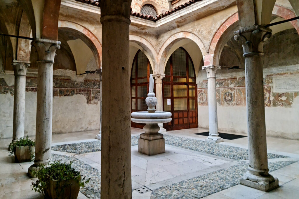 Visita guidata - Il convento di S. Francesco a Brescia Chiostro Minore o della Madonnina, XV sec.