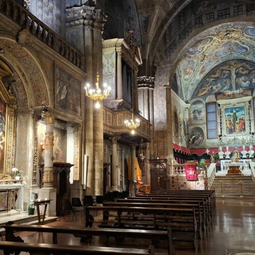 Visita guidata - La chiesa di Sant'Agata Interno della chiesa di Sant'Agata a Brescia con l'altare di Santa Lucia