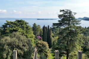 Un parco della città giardino Gardone Riviera
