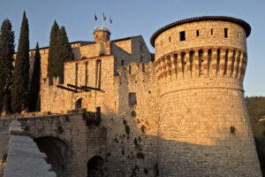 Visita guidata al Castello di Brescia con degustazione Ponte levatoio all'ingresso della fortezza medievale