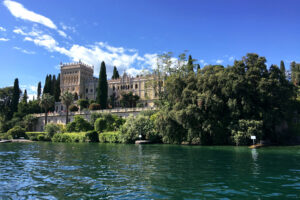 Facciata verso il lago di Villa Borghese Cavazza