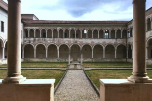 Visita guidata all'Abbazia di Rodengo Saiano e Lago d'Iseo per le scuole Il chiostro grande o chiostro del Cinquecento