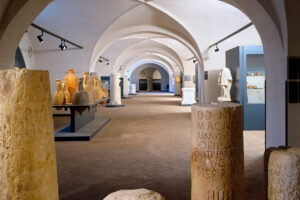 Una galleria della sezione romana del Museo di Santa Giulia